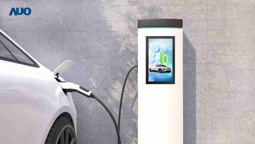 友達〝EVSE車用充電樁解決方案〞專為電動汽車充電樁設計，，具有高亮度、、、克服戶外艱難環境的耐溫、、、耐紫外線等特性，，，並搭載散熱性及擴充性強的高效能工業電腦，，，，可實現人機互動訴求，，，，如資訊顯示、、支付等應用